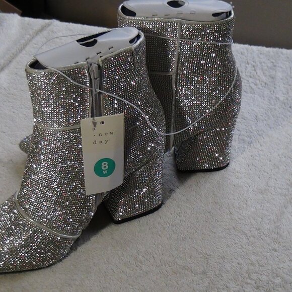 A New Day Cailin Womens Rhinestone Wide Ankle Boots Silver 6.5 ,7 ,7.5,8, 8.5,9W - Picture 7 of 16